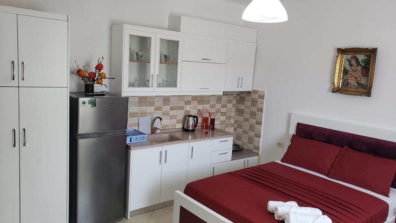 Guesthouse Shehu Ксамил Екстериор снимка